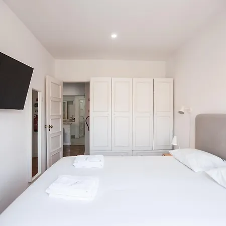 Daire Flh Downtown Flat With Balcony *