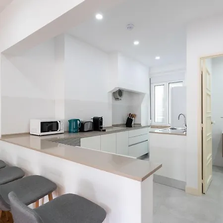 Flh Downtown Flat With Balcony 아파트 리스본