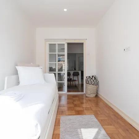 Flh Downtown Flat With Balcony *