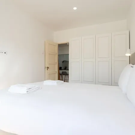 Flh Downtown Flat With Balcony * 리스본