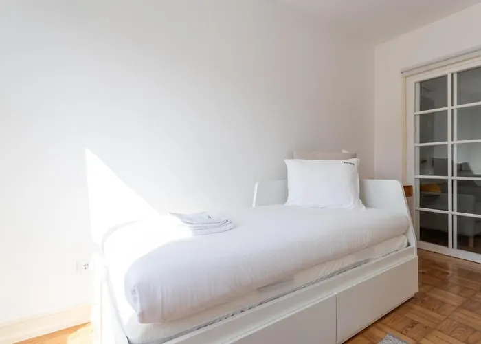 Flh Downtown Flat With Balcony Lissabon